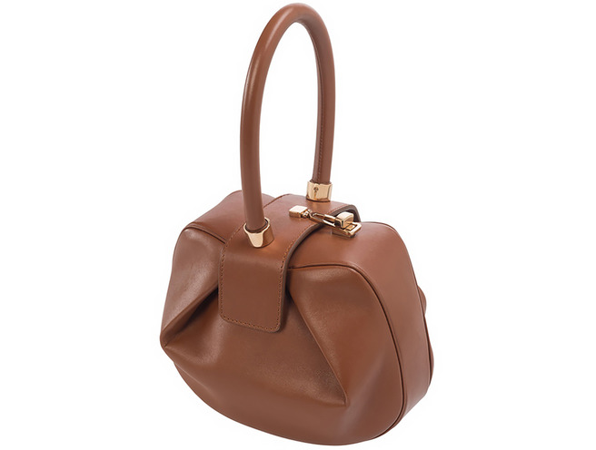  Gabriela Hearst,   ,     